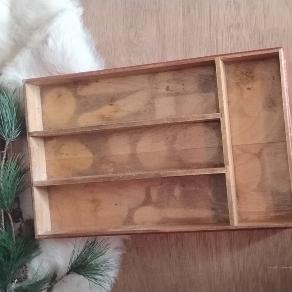 . Vintage Wooden Drawer Divider - Red & White Wood Utensil Organizer - Picture 3 of 9